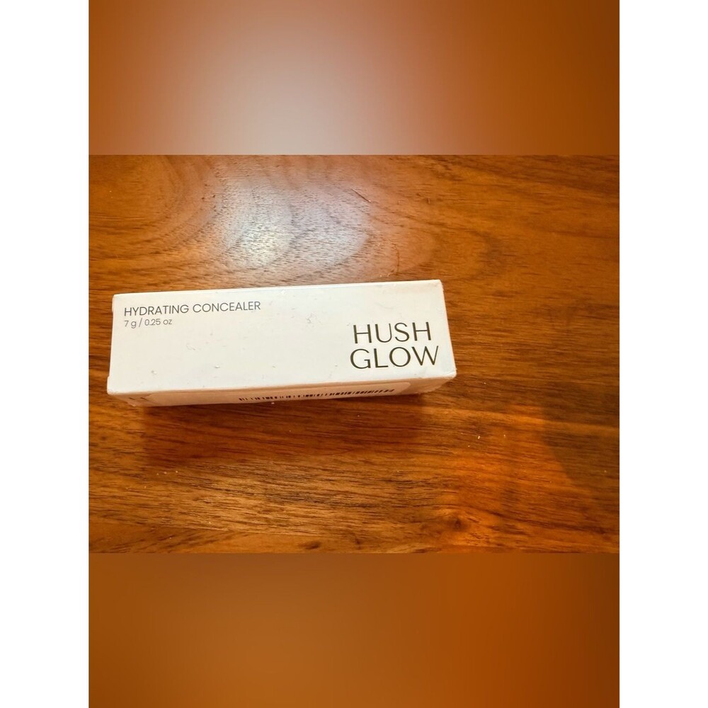 NiB HUSH GLOW Under eye Concealer Stick with Built in Brush, cocoa tan